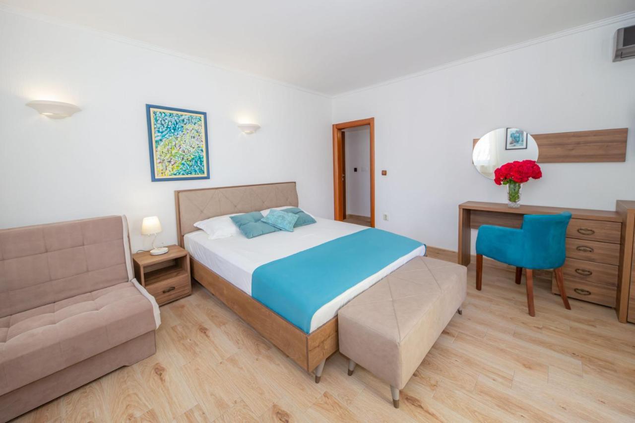 Guest House Medin Petrovac na moru Exterior foto
