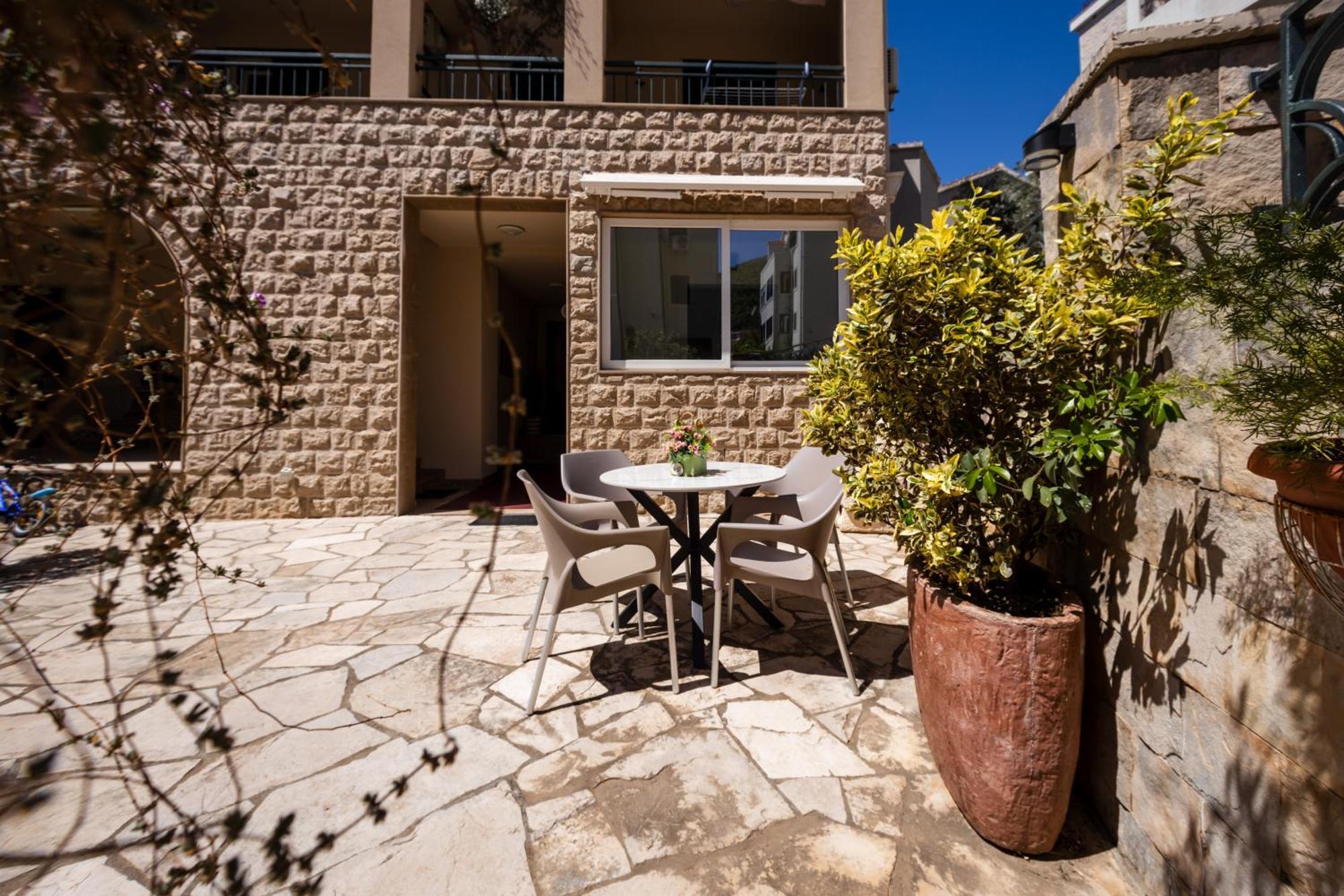 Guest House Medin Petrovac na moru Exterior foto
