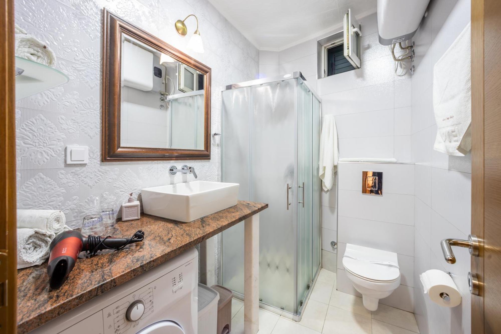 Guest House Medin Petrovac na moru Exterior foto