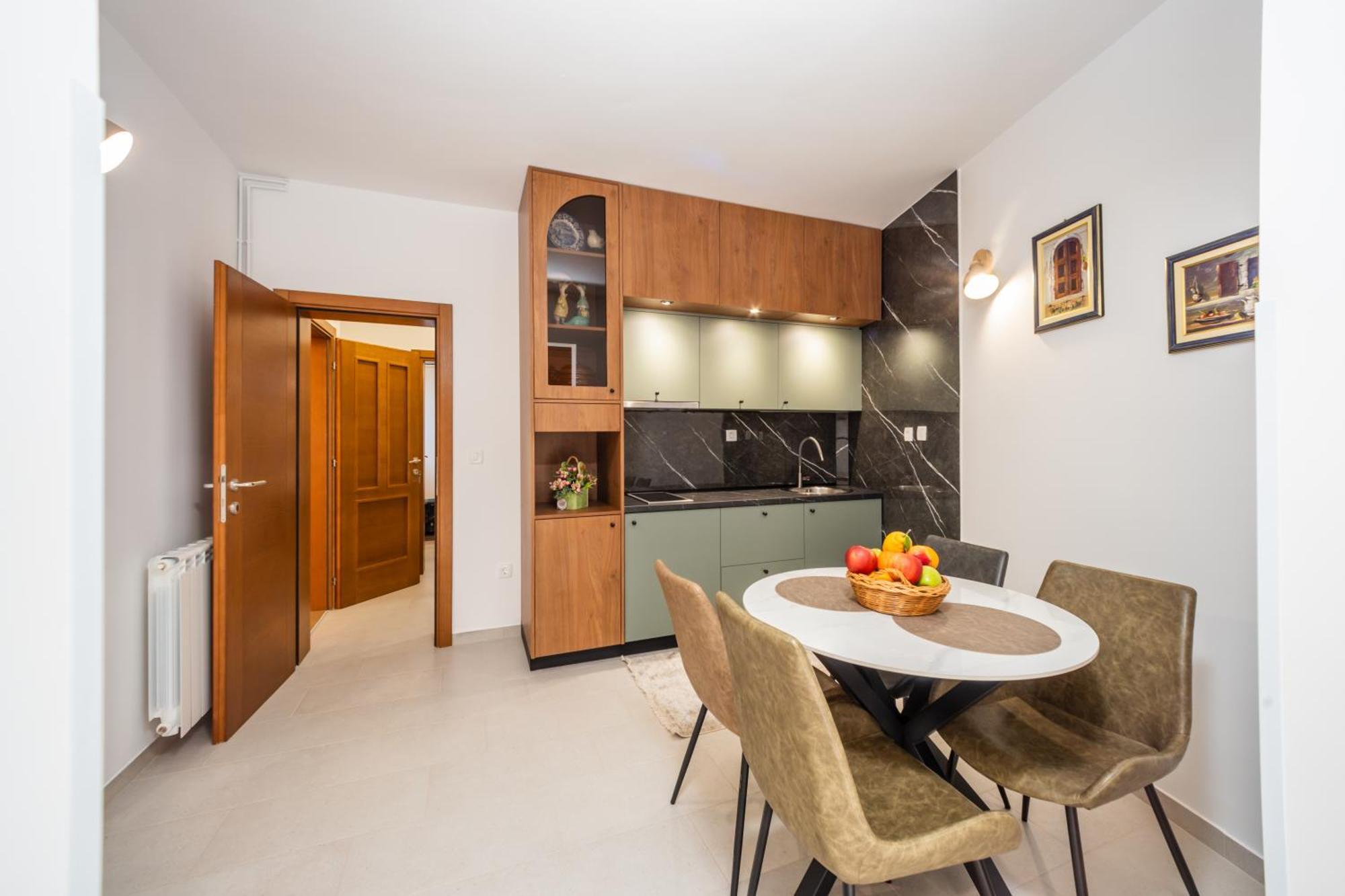 Guest House Medin Petrovac na moru Exterior foto