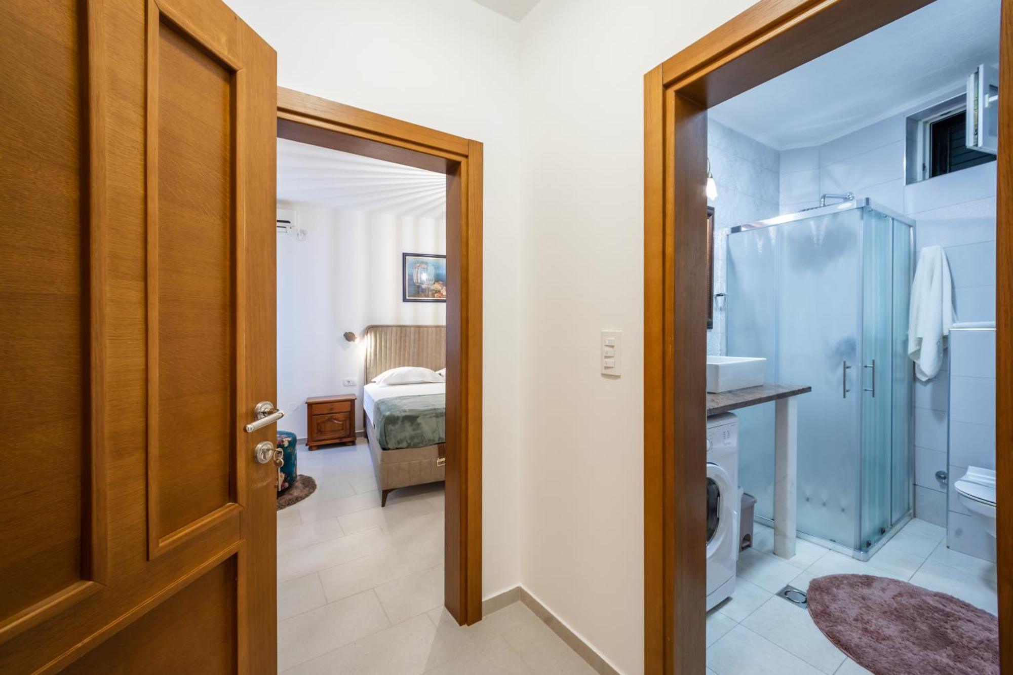 Guest House Medin Petrovac na moru Exterior foto