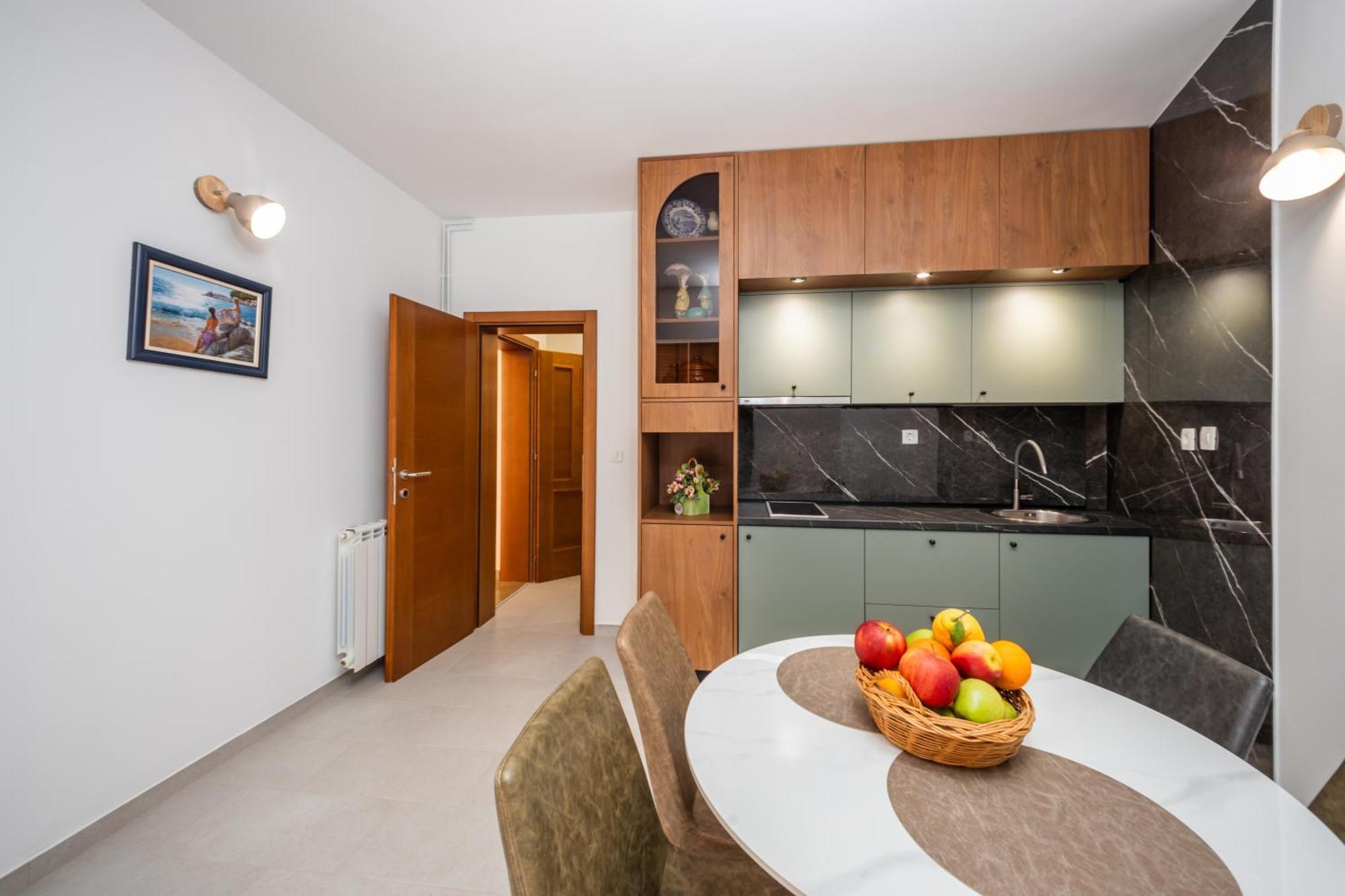 Guest House Medin Petrovac na moru Exterior foto