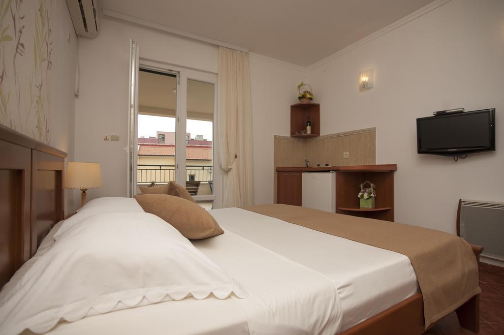 Guest House Medin Petrovac na moru Exterior foto