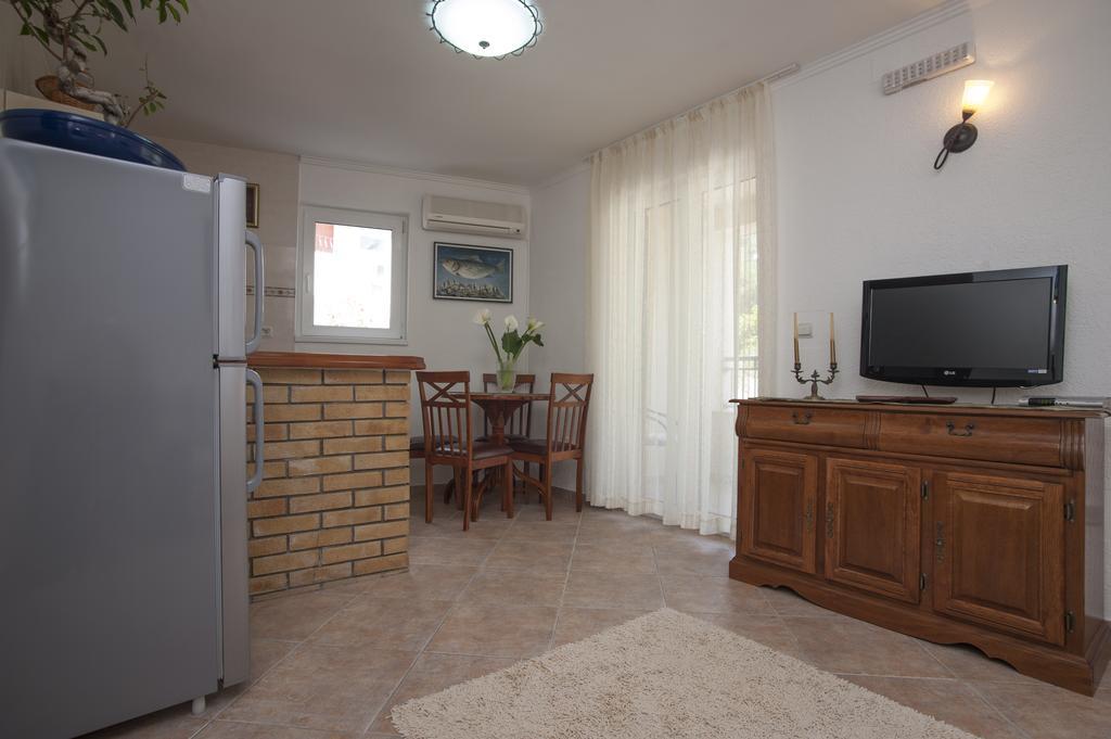 Guest House Medin Petrovac na moru Exterior foto