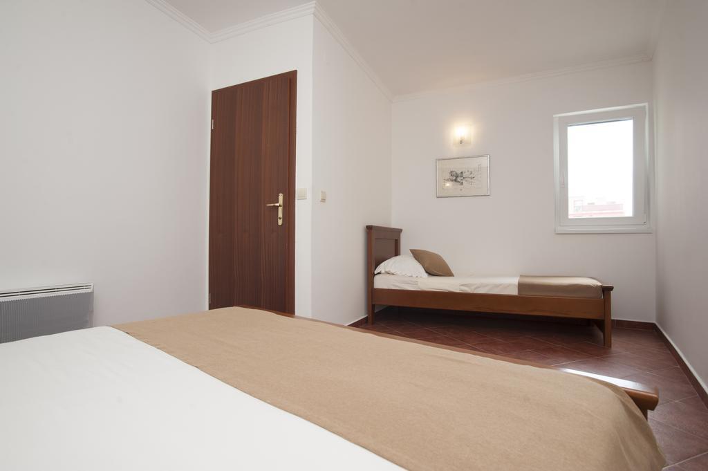Guest House Medin Petrovac na moru Exterior foto