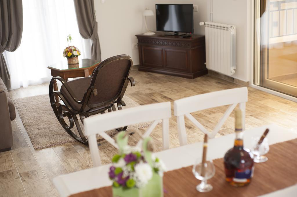 Guest House Medin Petrovac na moru Exterior foto